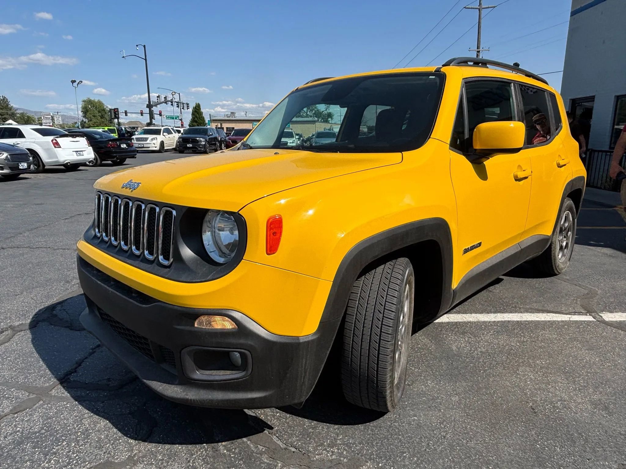 Used 2015 Jeep Renegade Latitude image 2