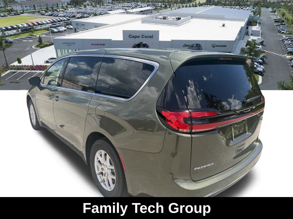 New 2027 Chrysler Pacifica Select w/ Family Tech Group FWD image 5