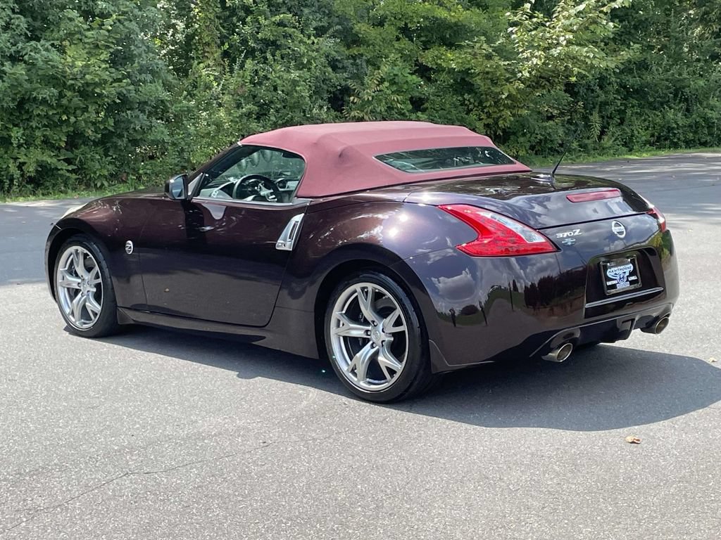 Used 2010 Nissan 370Z Touring w/ Sport Pkg RWD image 8