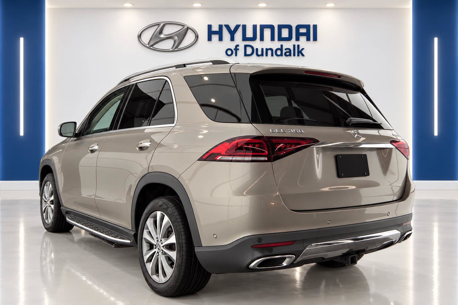 Used 2020 Mercedes-Benz GLE 350 4MATIC w/ Premium Package image 2
