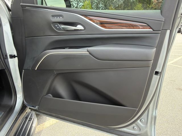 Used 2024 Cadillac Escalade ESV Premium Luxury image 14