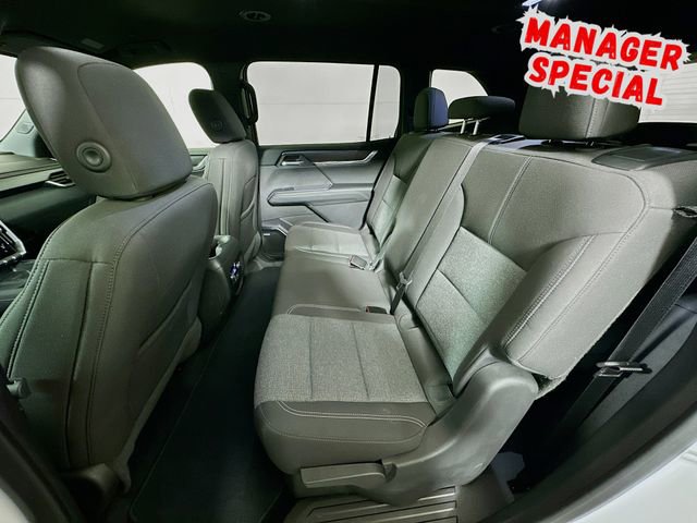 Used 2025 GMC Acadia Elevation image 24