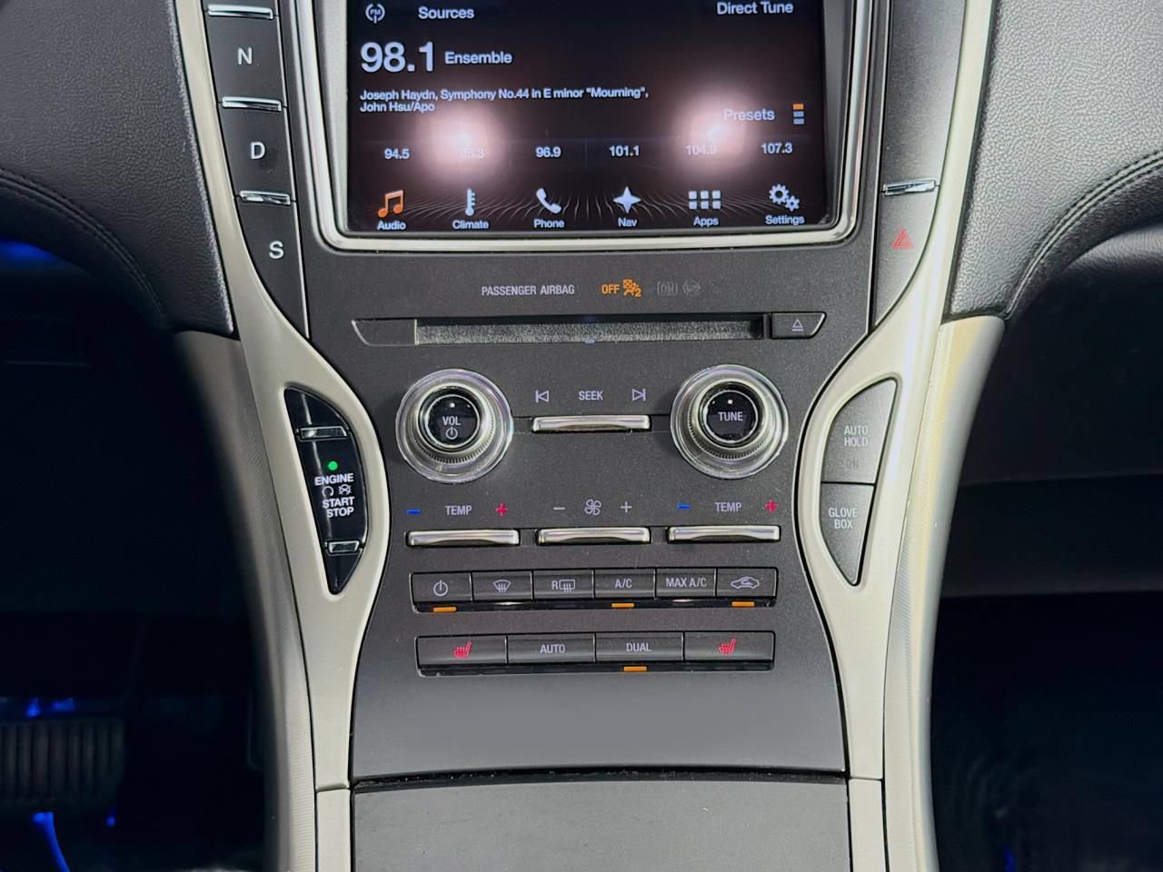 Used 2017 Lincoln MKX Select w/ MKX Climate Package AWD/4WD image 16