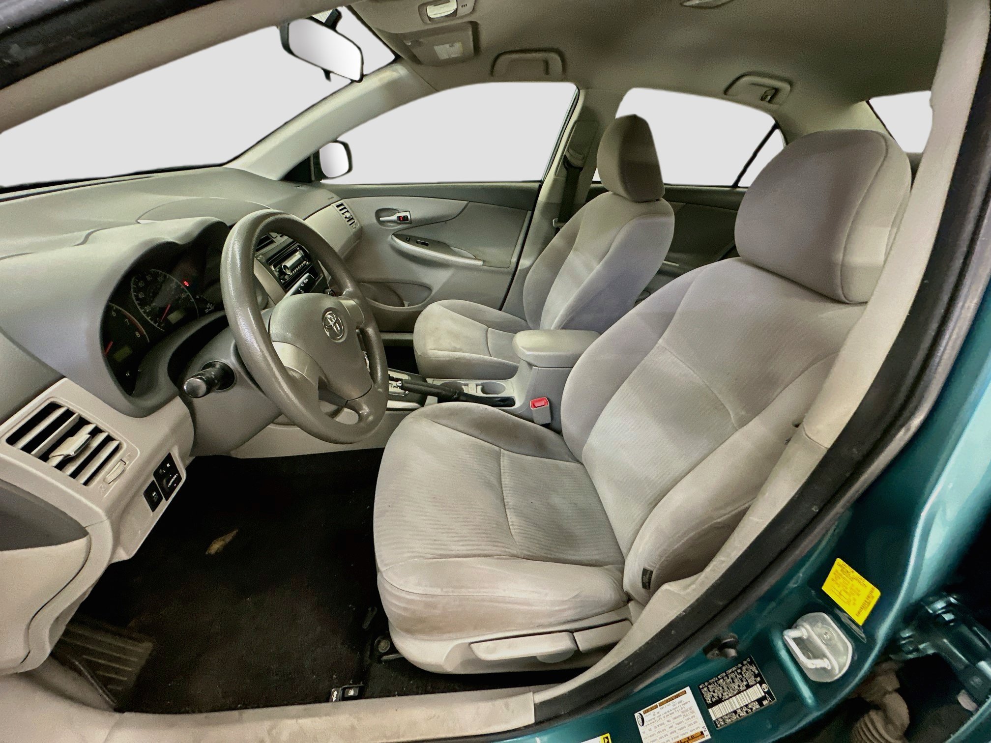 Used 2010 Toyota Corolla LE w/ All Weather Guard Pkg FWD image 13