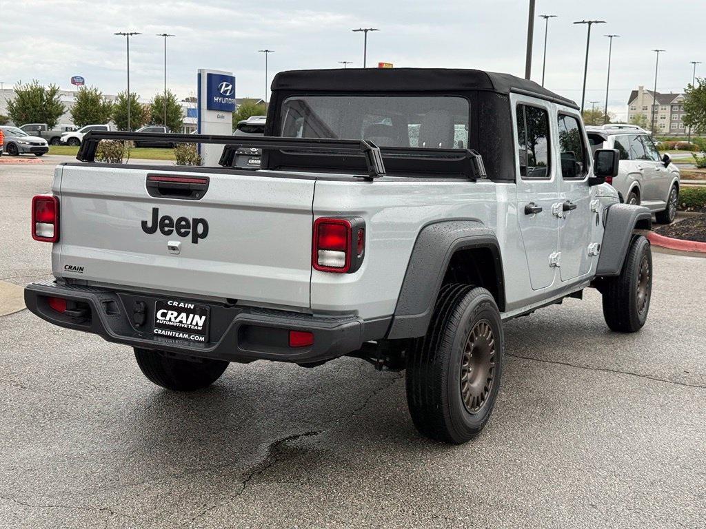 Used 2024 Jeep Gladiator Sport AWD/4WD image 7