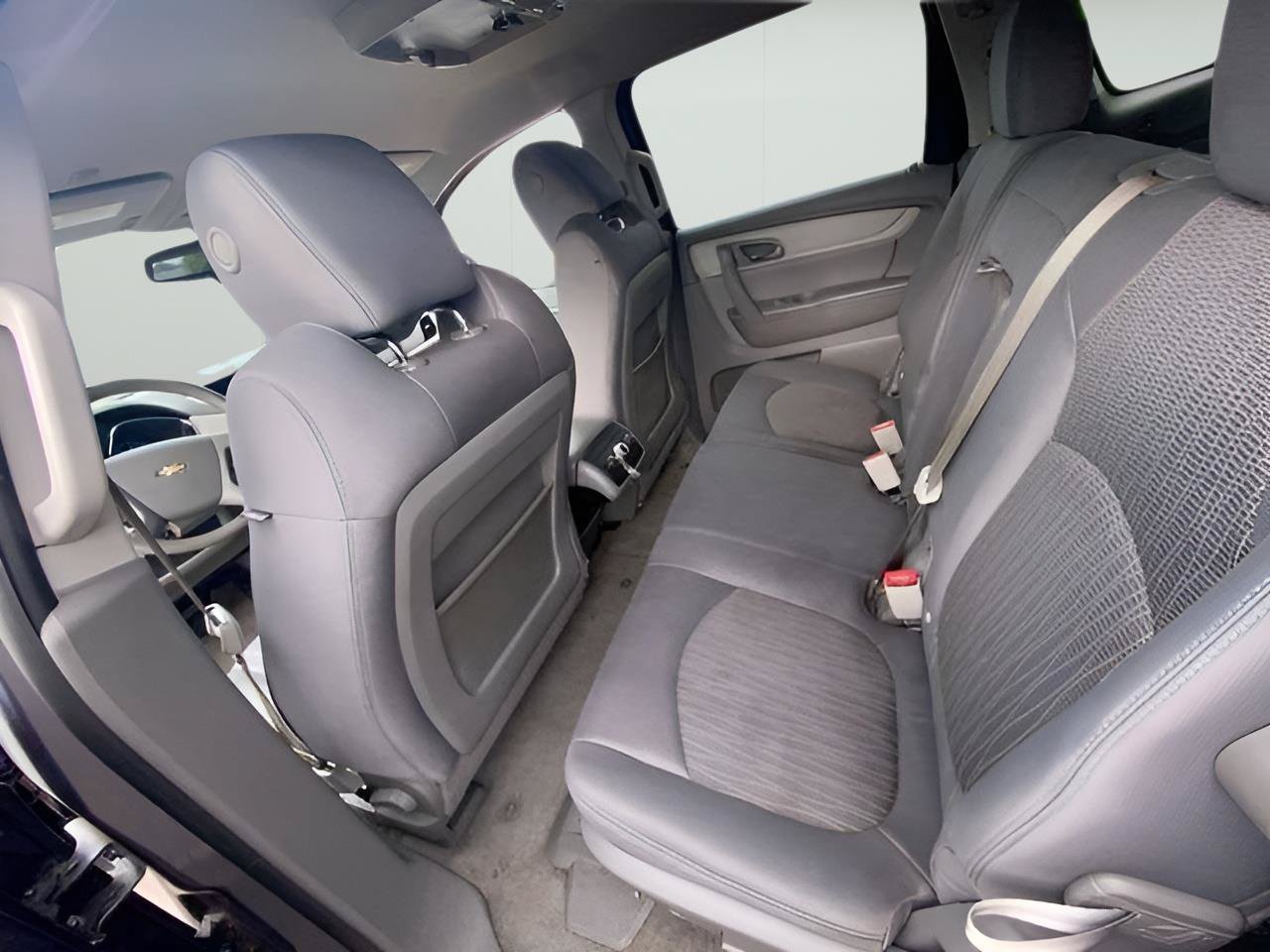 Used 2013 Chevrolet Traverse LS FWD image 25