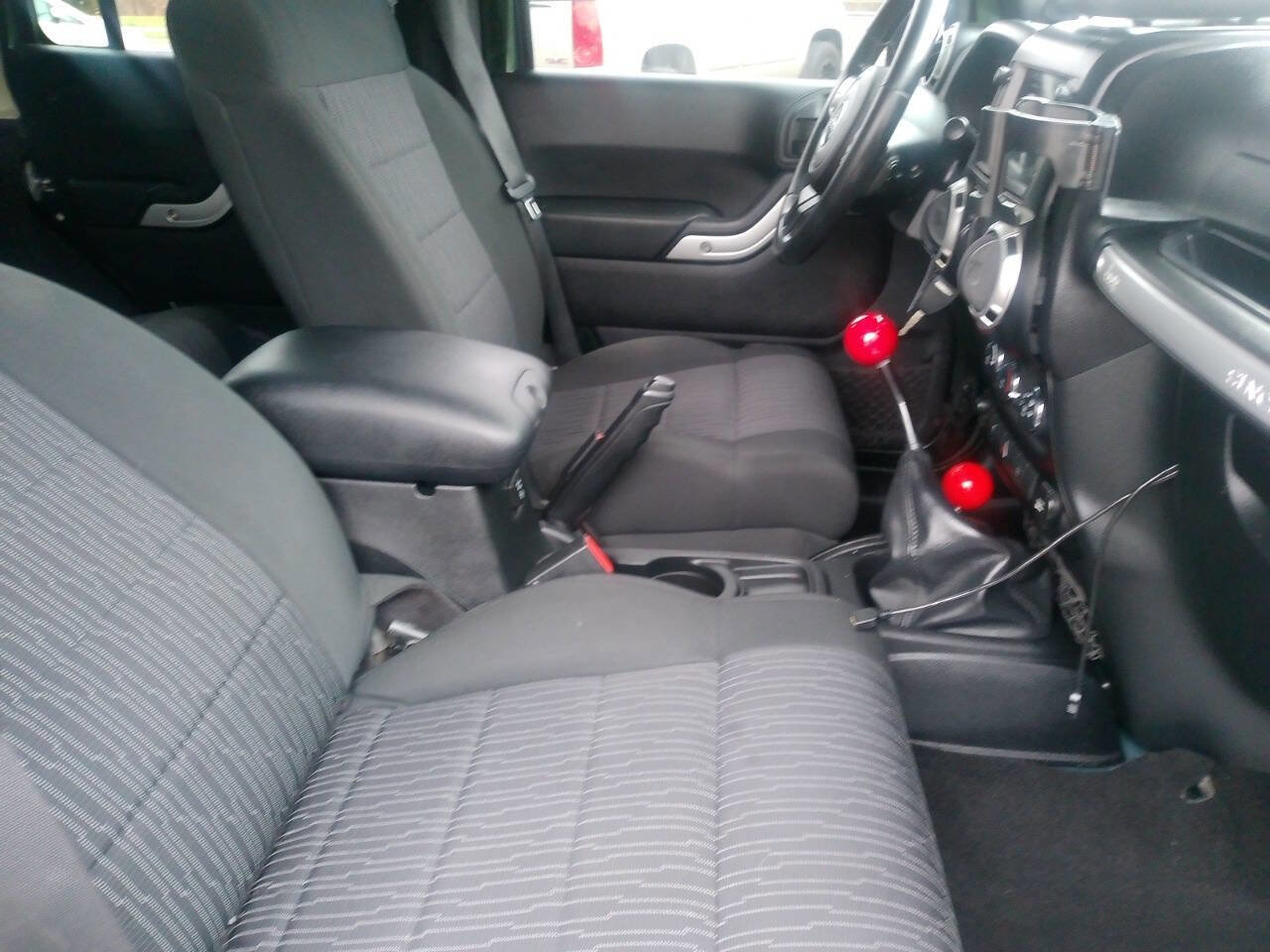 Used 2011 Jeep Wrangler Unlimited Rubicon w/ Dual Top Group image 40