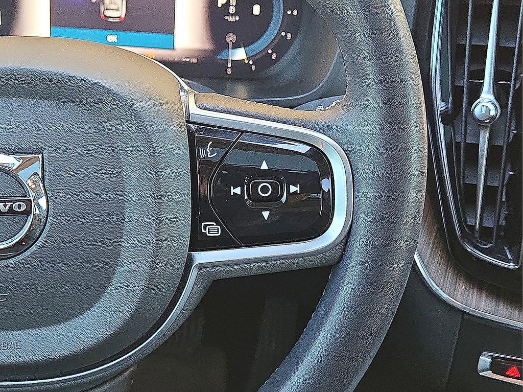 Certified 2023 Volvo XC60 B5 Plus w/ Protection Package Premier image 21