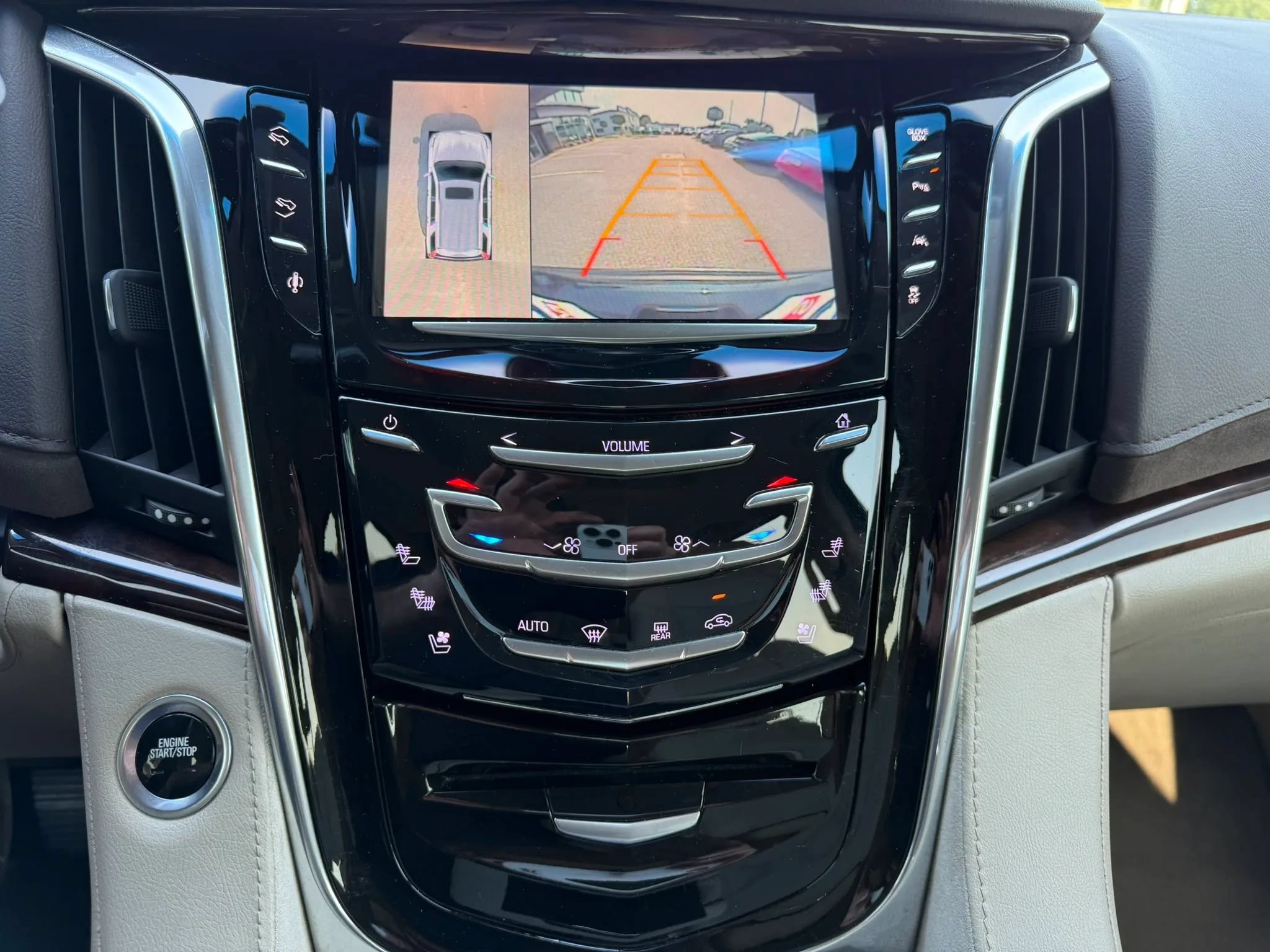 Used 2016 Cadillac Escalade Luxury AWD/4WD image 21
