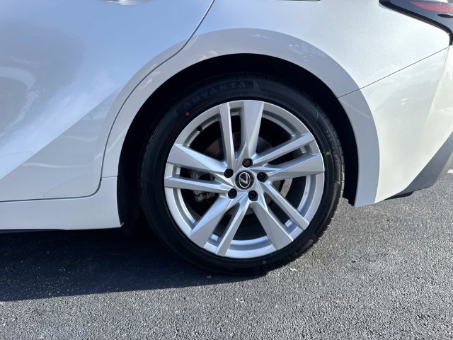 Used 2024 Lexus IS 300 w/ Comfort Package RWD image 11