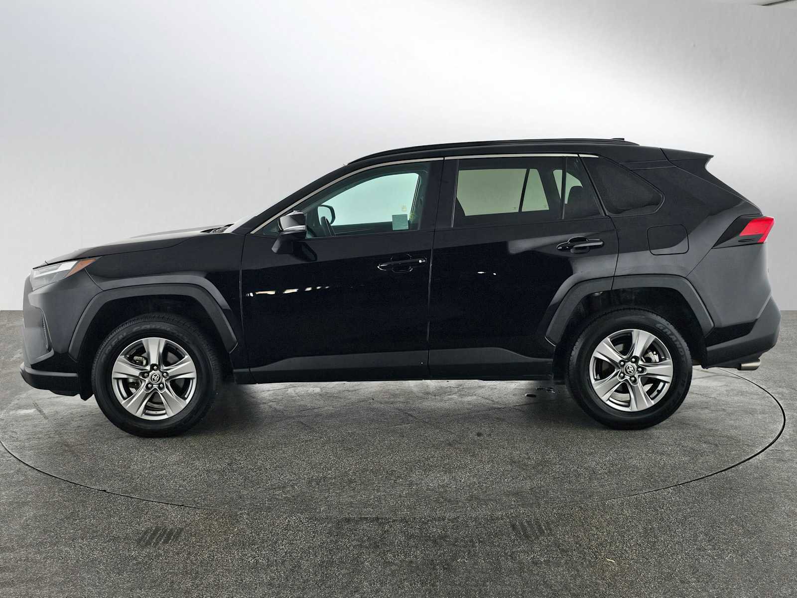 Used 2024 Toyota RAV4 XLE w/ Convenience Package image 37