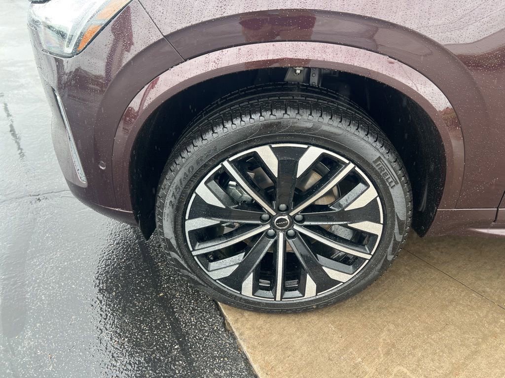 New 2026 Volvo XC90 B6 Plus w/ Protection Package Premier image 9