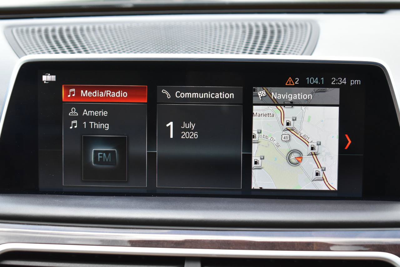Used 2019 BMW 750i w/ Executive Package RWD image 20