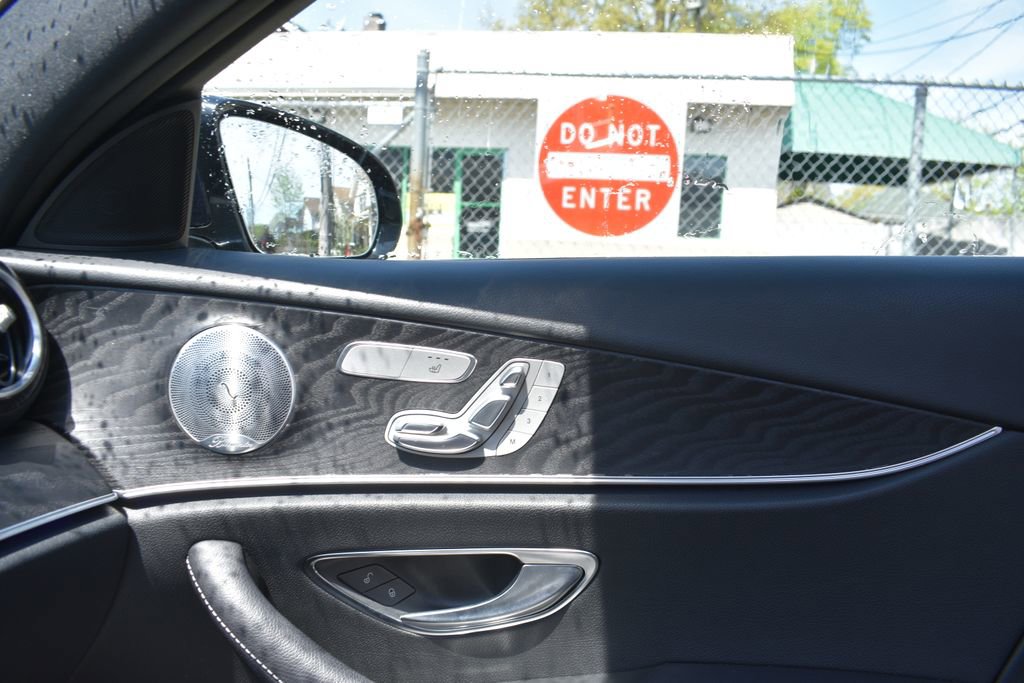 Used 2019 Mercedes-Benz E 300 4MATIC image 18