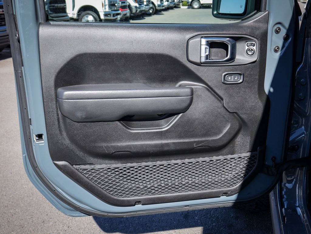 Used 2025 Jeep Wrangler Unlimited Rubicon AWD/4WD image 15