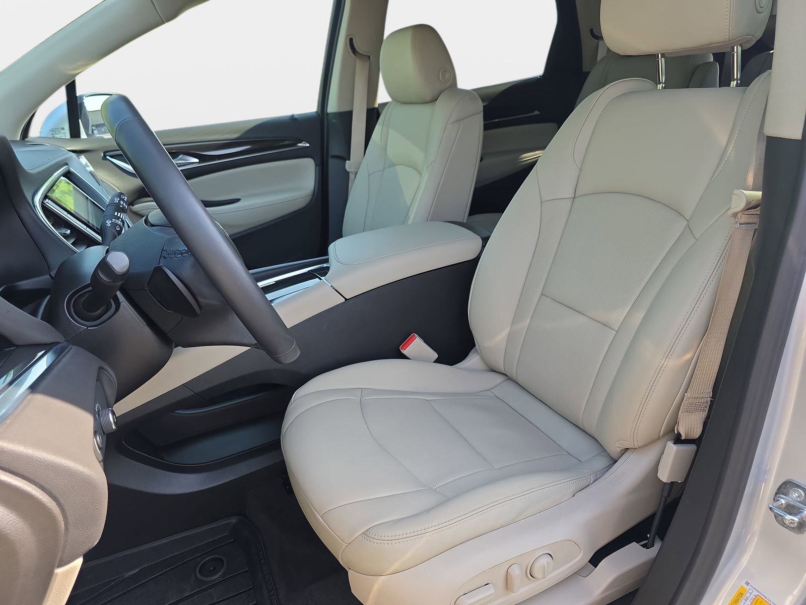 Used 2021 Buick Enclave Essence w/ Sound and Sites Package image 16