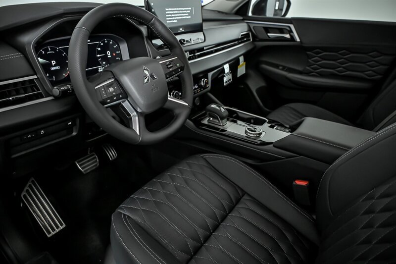 New 2026 Mitsubishi Outlander SEL AWD/4WD image 13