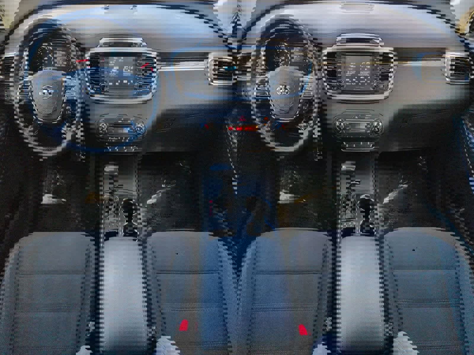 Used 2019 Kia Sorento LX w/ LX Convenience Package image 16