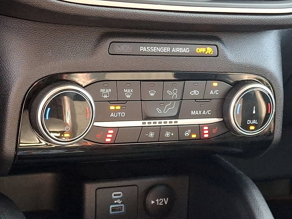 Used 2022 Ford Escape SEL w/ SEL Stealth AWD Package image 17