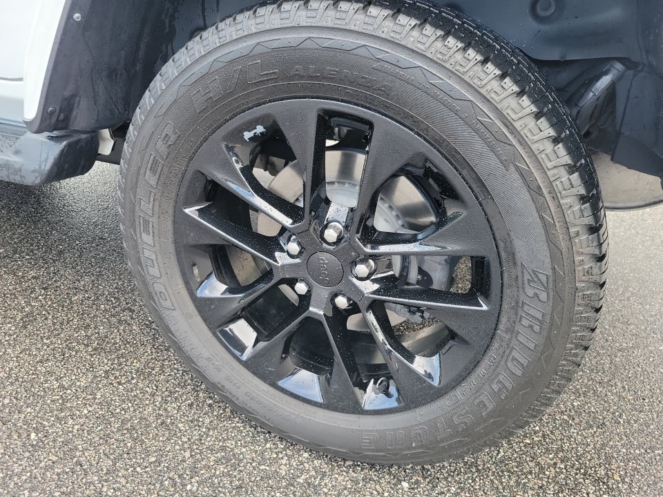 Used 2021 Jeep Wrangler Unlimited Sahara AWD/4WD image 27