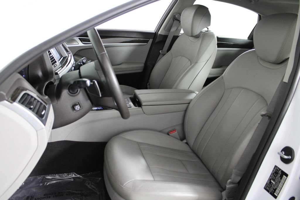 Used 2018 Genesis G80 3.8 w/ Option Group 02 RWD image 18