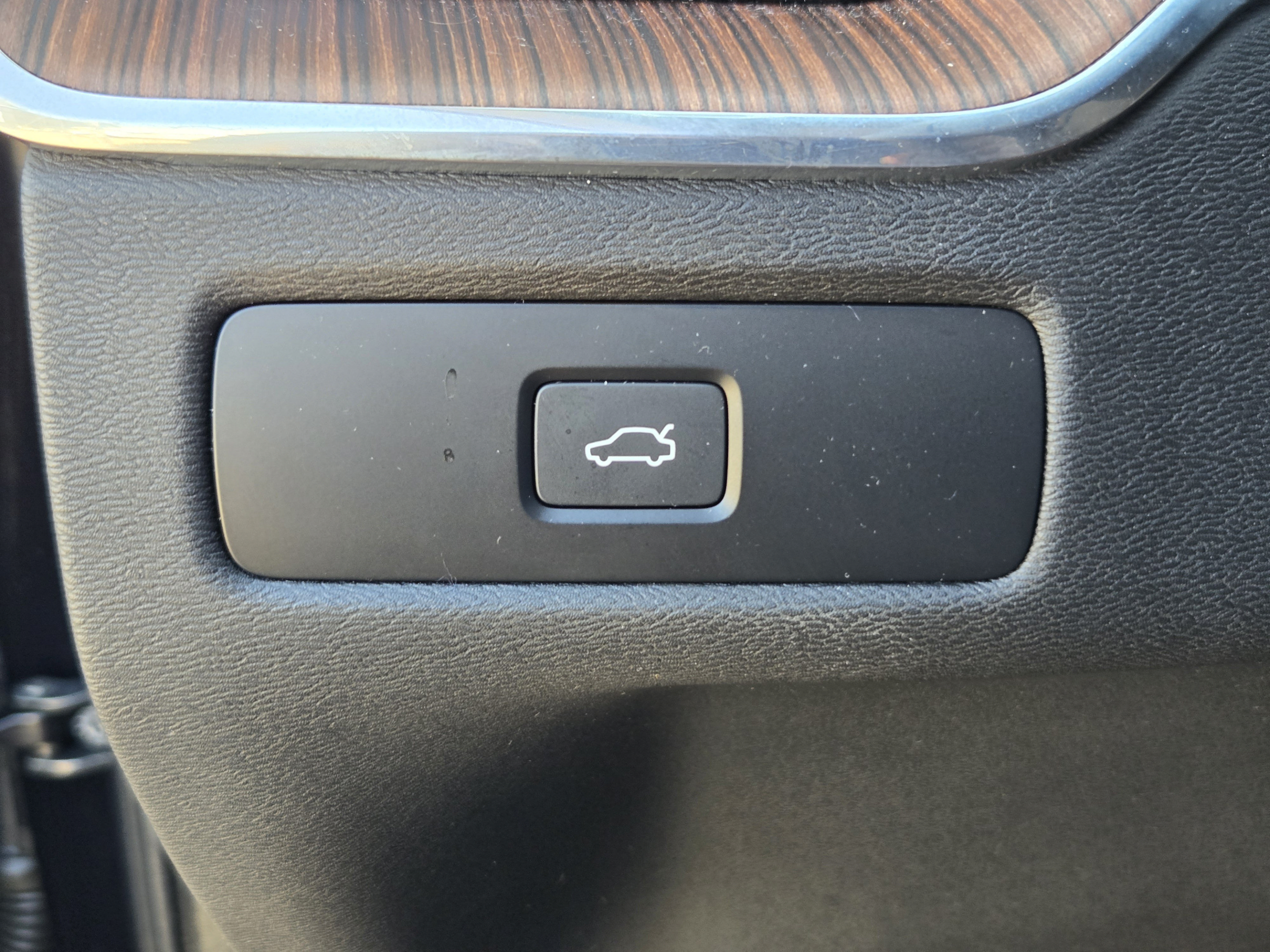 Used 2024 Volvo XC60 B5 Plus w/ Climate Package AWD/4WD image 21