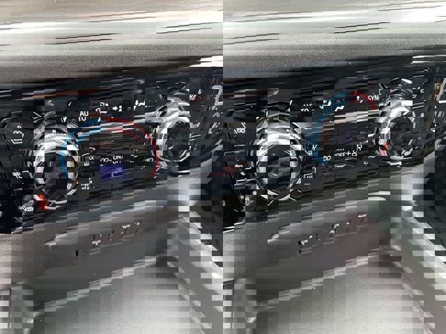 New 2026 GMC Sierra 2500 SLT w/ SLT Convenience Package image 19