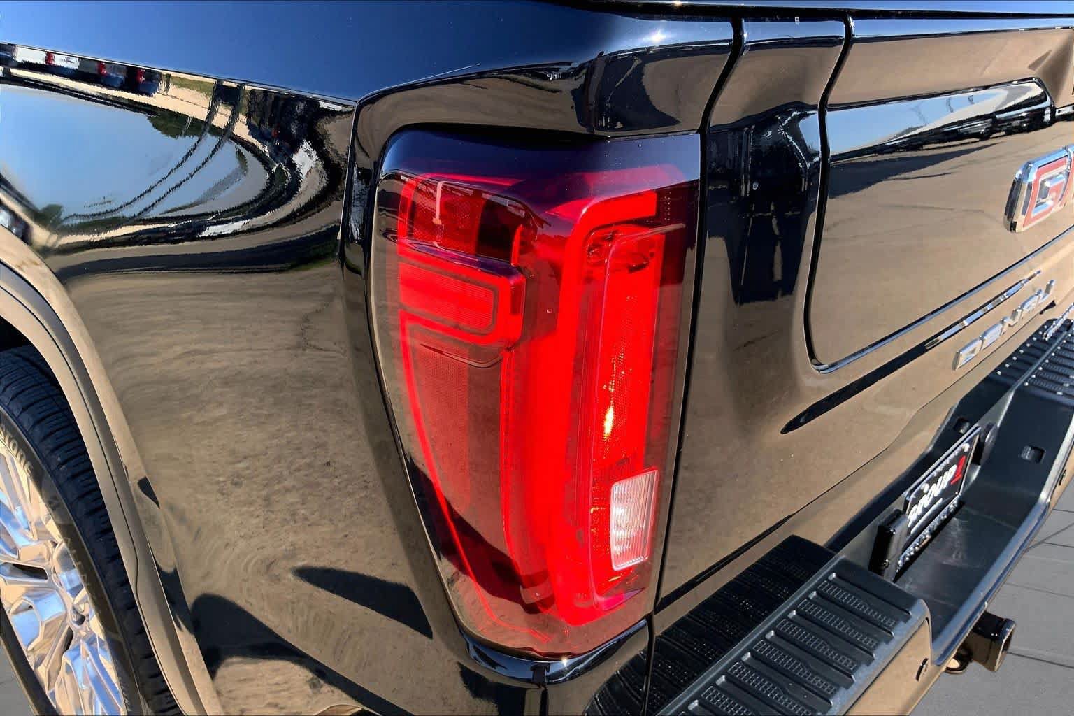 Used 2020 GMC Sierra 1500 Denali w/ Denali Ultimate Package AWD/4WD image 27