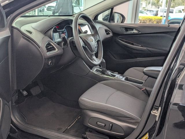 Certified 2017 Chevrolet Cruze LT w/ Convenience Package image 6