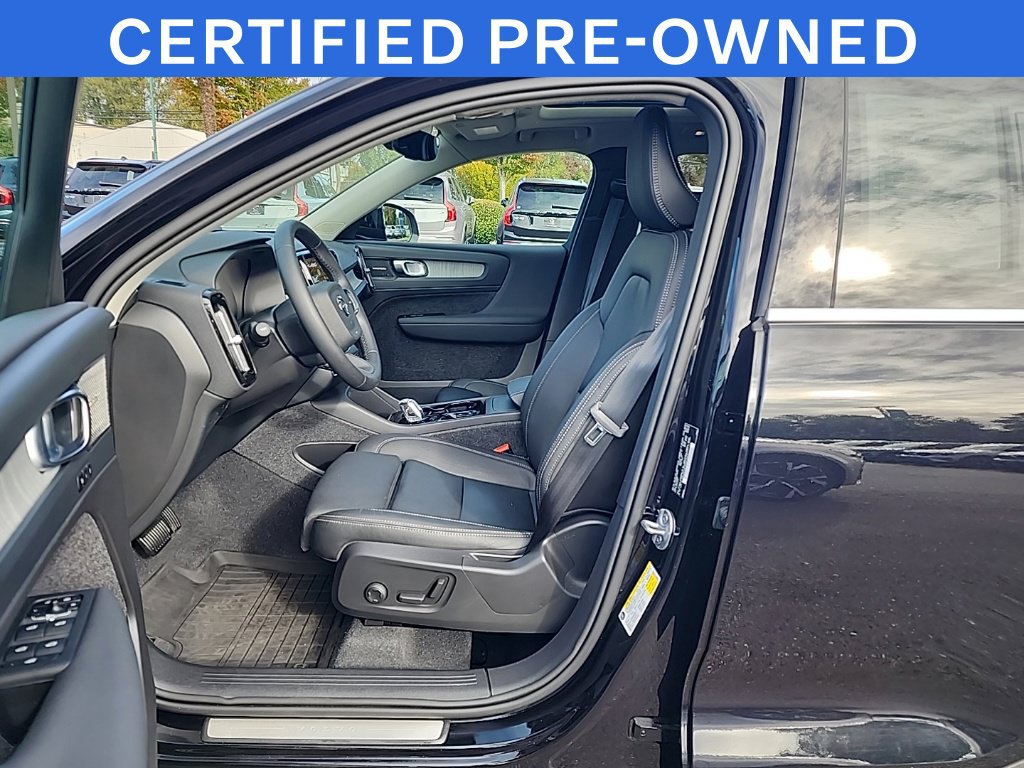 Used 2024 Volvo XC40 B5 Plus w/ Protection Package Premier AWD/4WD image 8