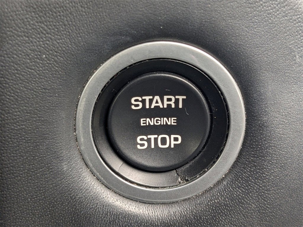 Used 2021 Land Rover Range Rover Velar R-Dynamic HSE image 34