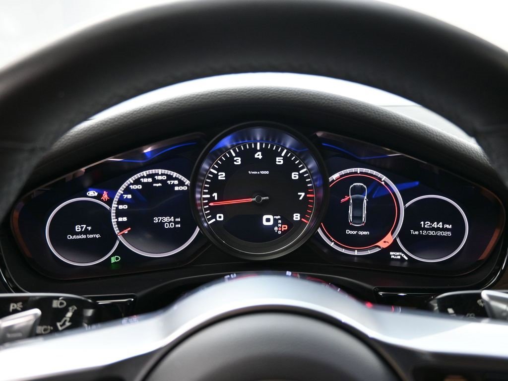 Used 2018 Porsche Panamera 4S image 9