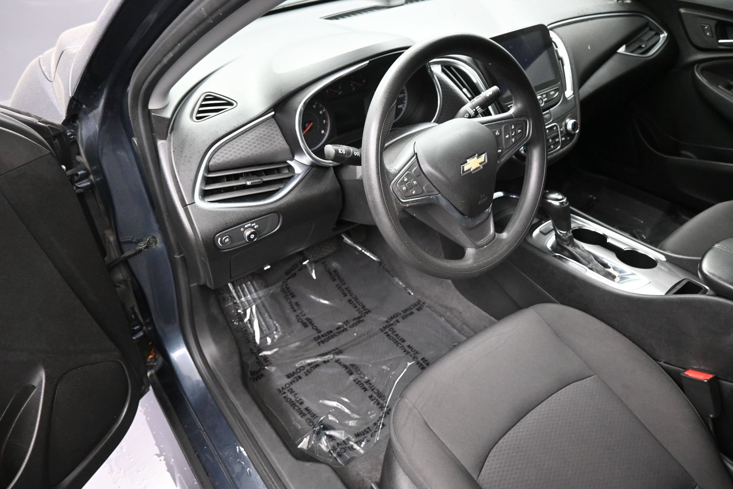 Used 2019 Chevrolet Malibu LT FWD image 12