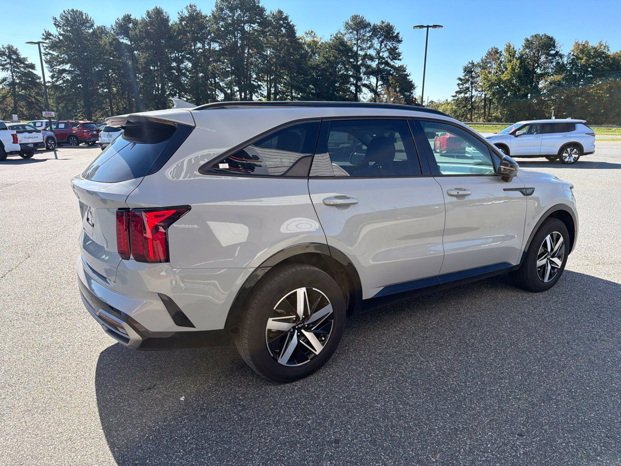 Used 2023 Kia Sorento EX w/ Panoramic Sunroof Package FWD image 10