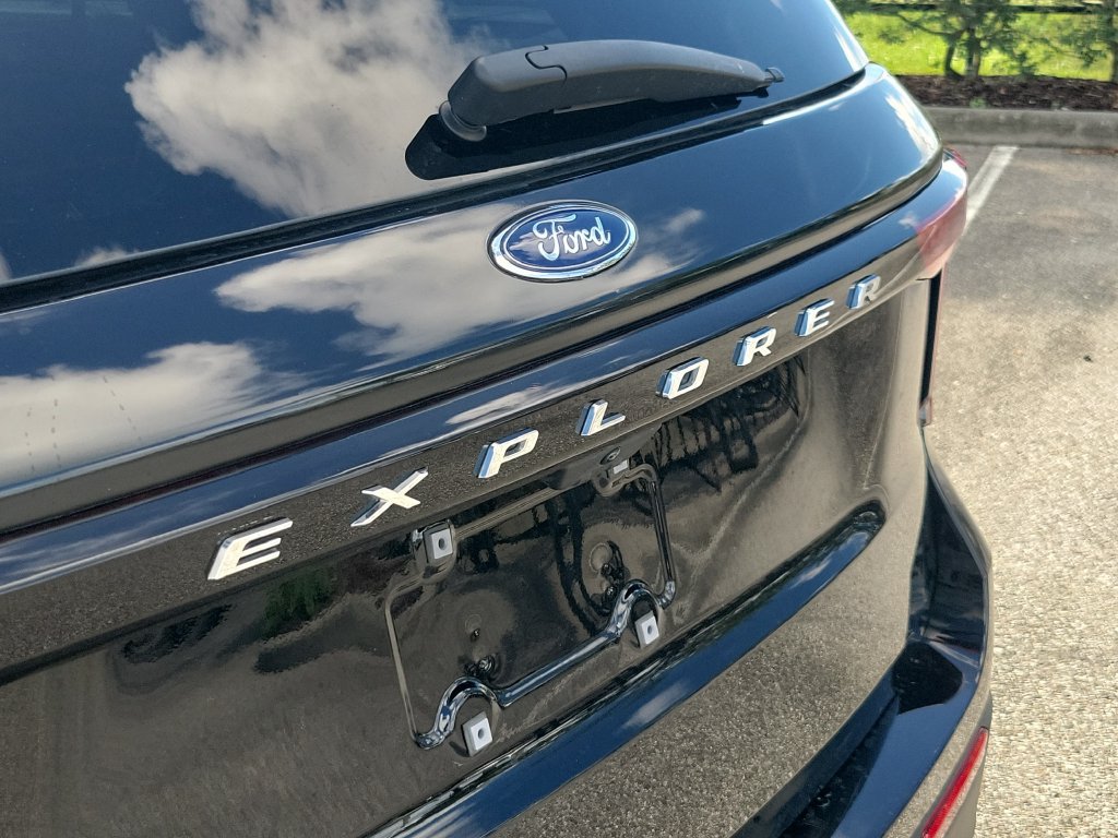 Used 2026 Ford Explorer Active RWD image 6
