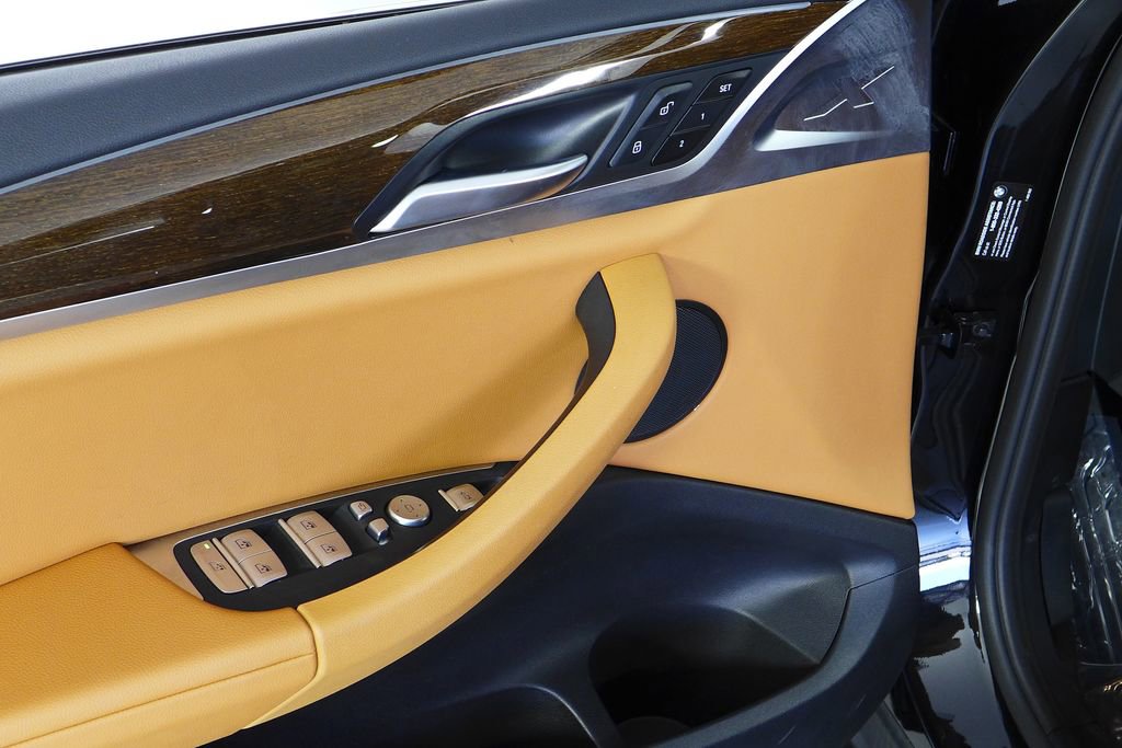 Used 2023 BMW X3 sDrive30i w/ Premium Package image 12