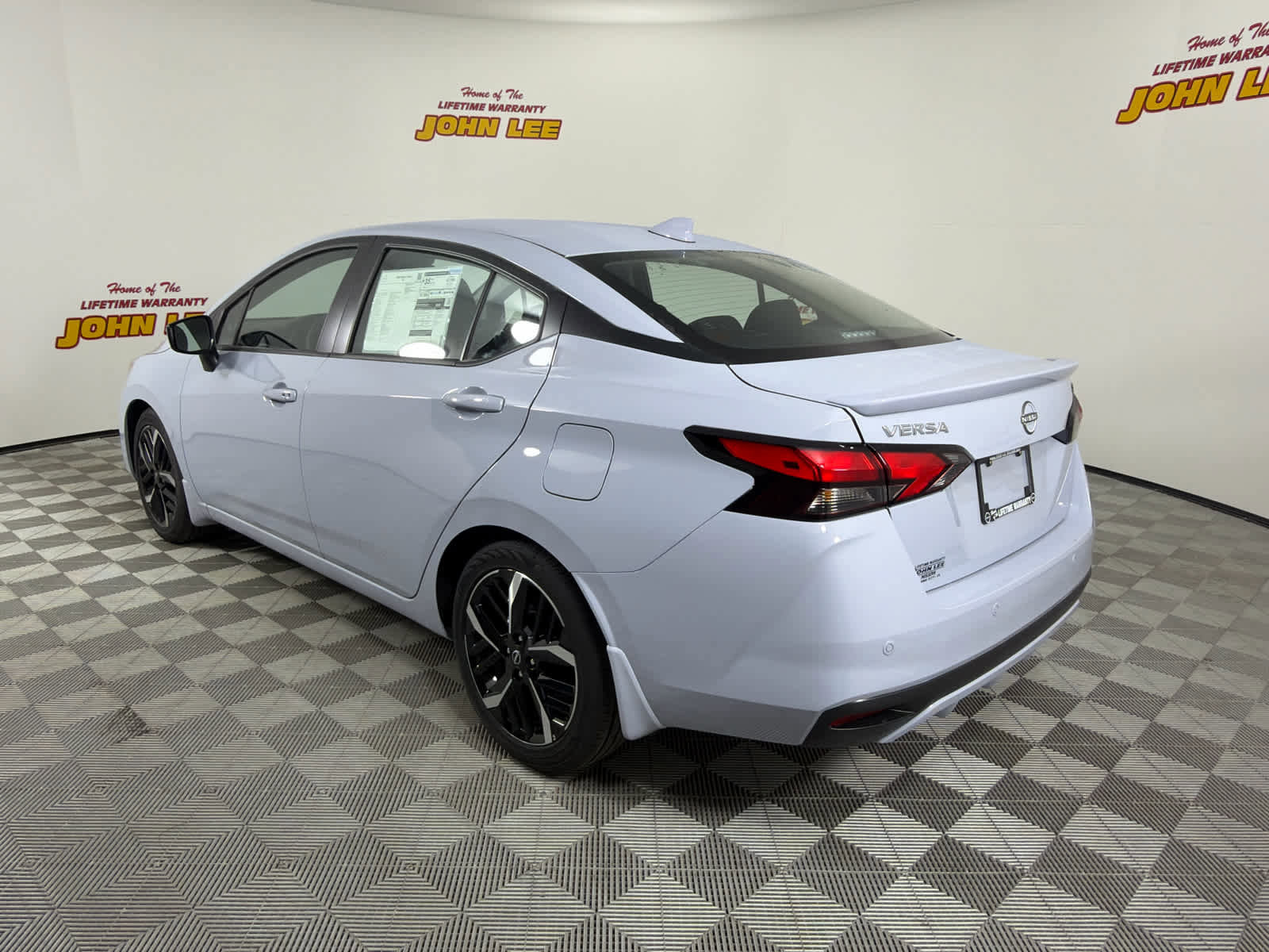 New 2025 Nissan Versa SR w/ Trunk Package image 3