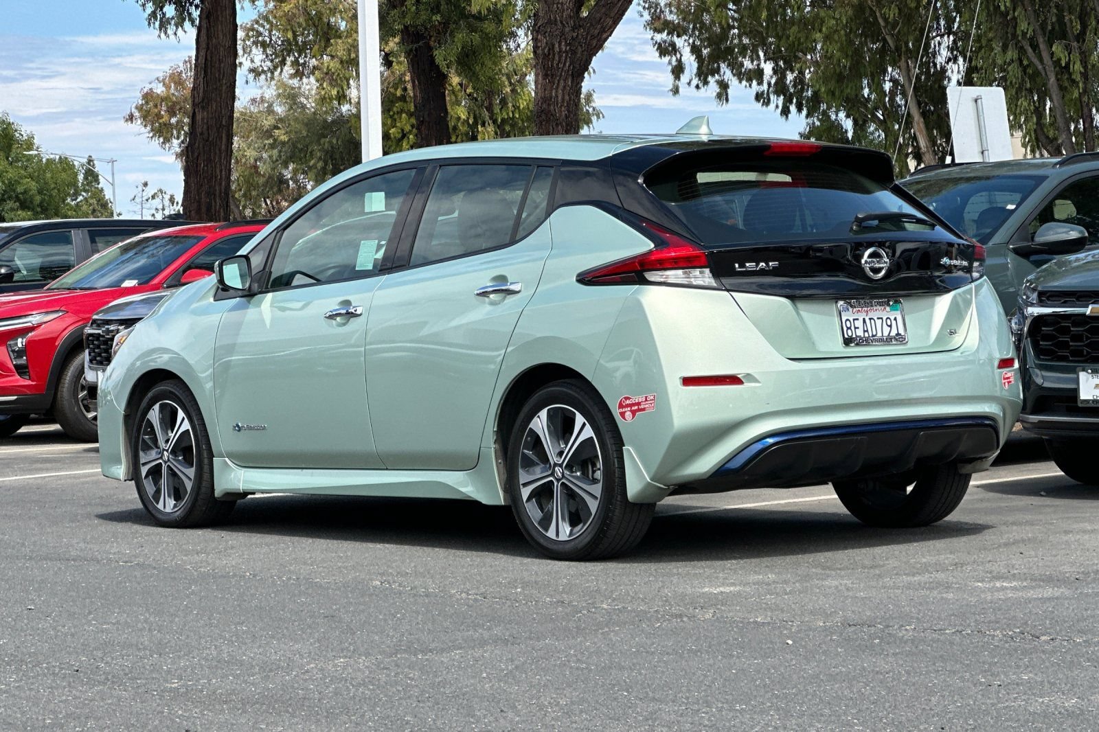 Used 2018 Nissan Leaf SL w/ SL Technology Package FWD image 7