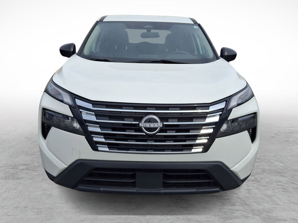 Used 2024 Nissan Rogue S FWD image 2