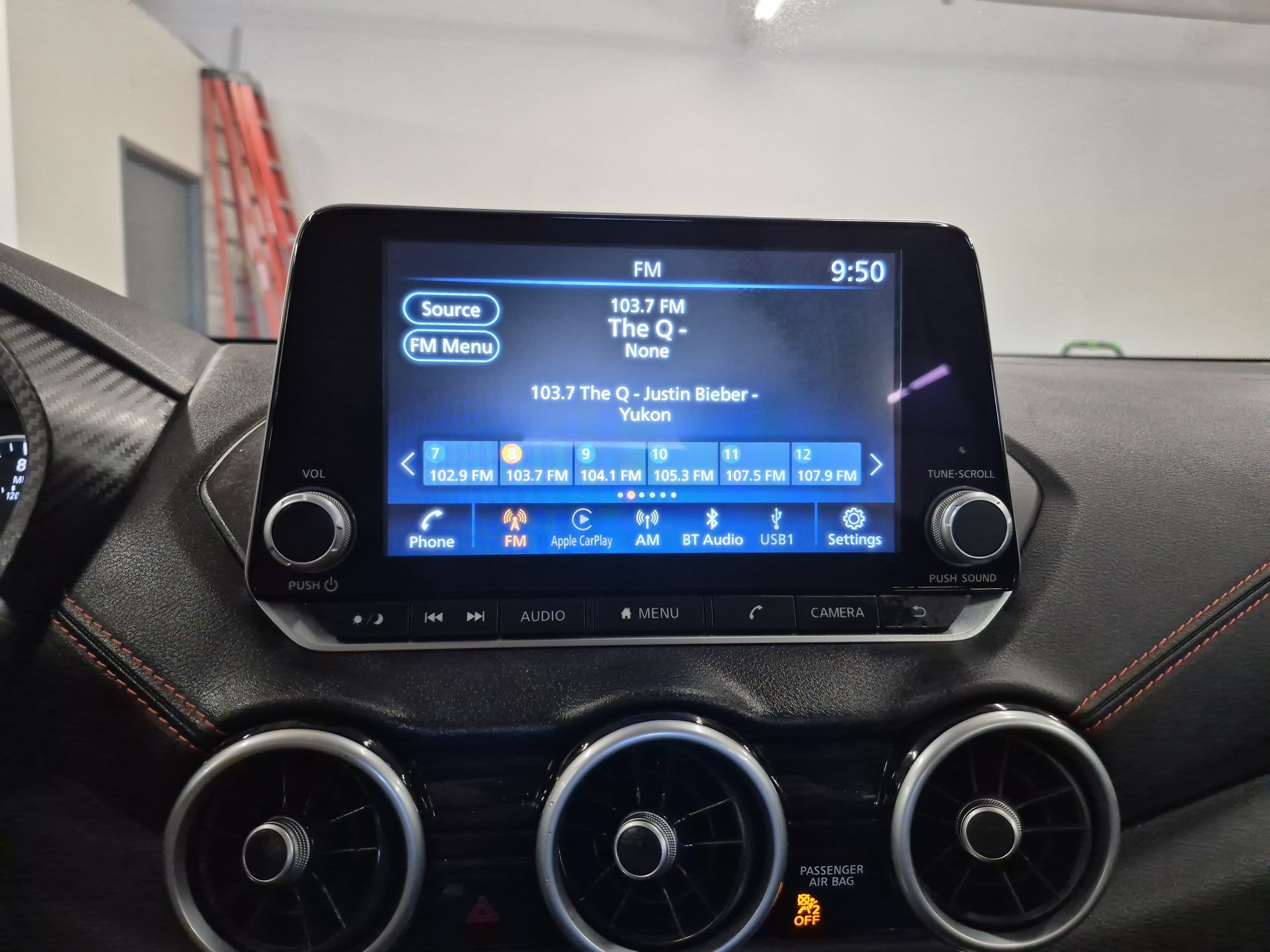 Used 2025 Nissan Sentra SR FWD image 34