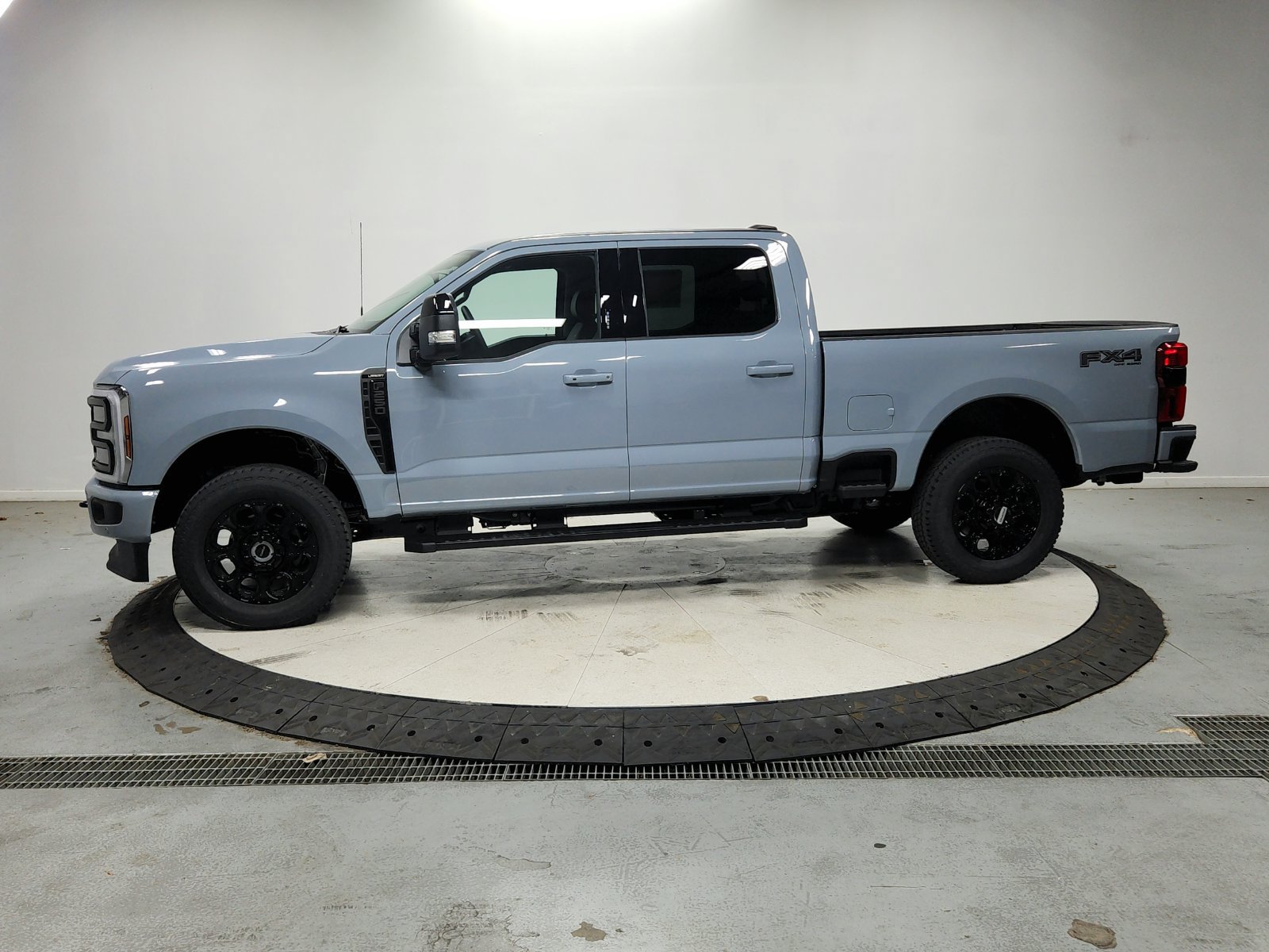 New 2027 Ford F250 Lariat w/ Black Appearance Package AWD/4WD image 5