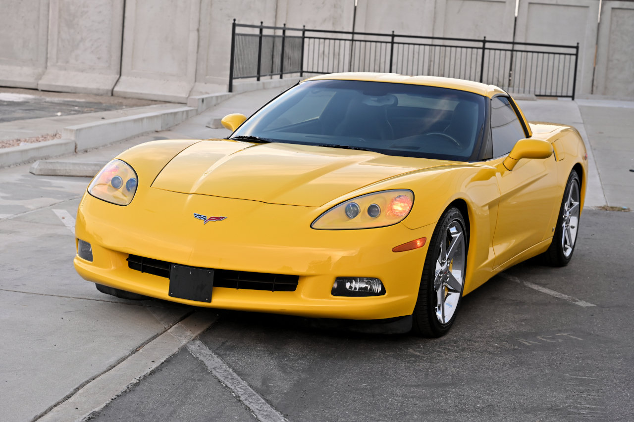 Used 2007 Chevrolet Corvette Coupe w/ Preferred Equipment Group RWD image 3