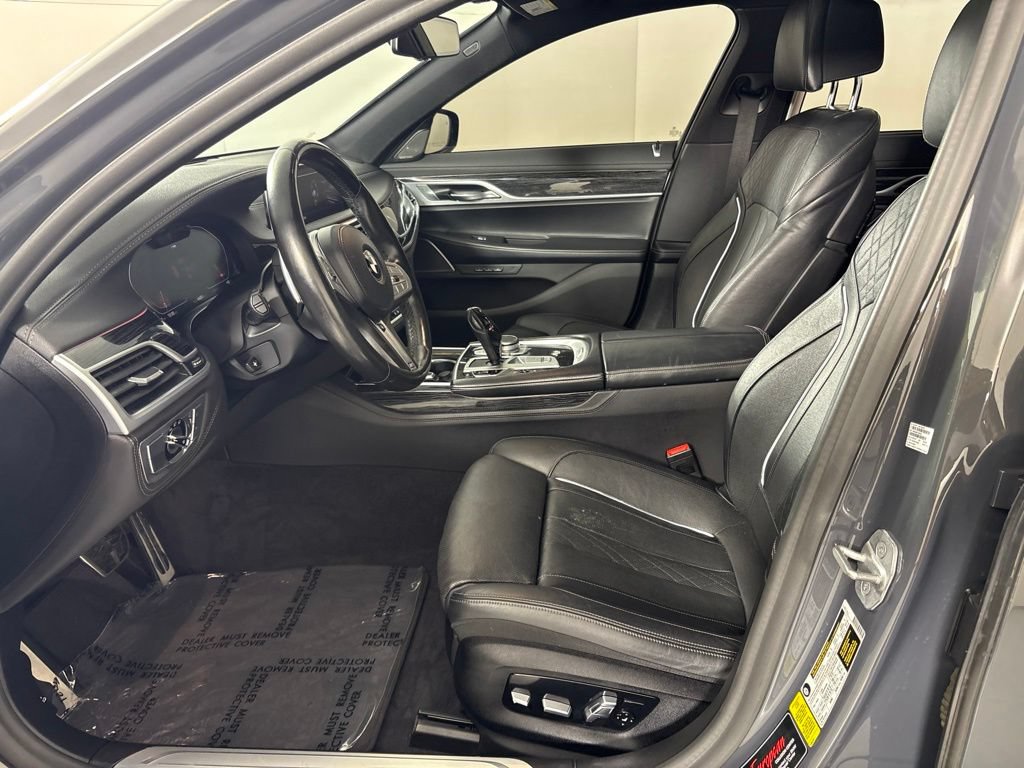 Used 2021 BMW 740i w/ M Sport Package RWD image 28