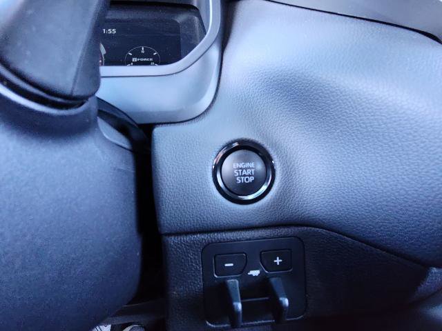 Used 2025 Toyota Tundra Limited image 16