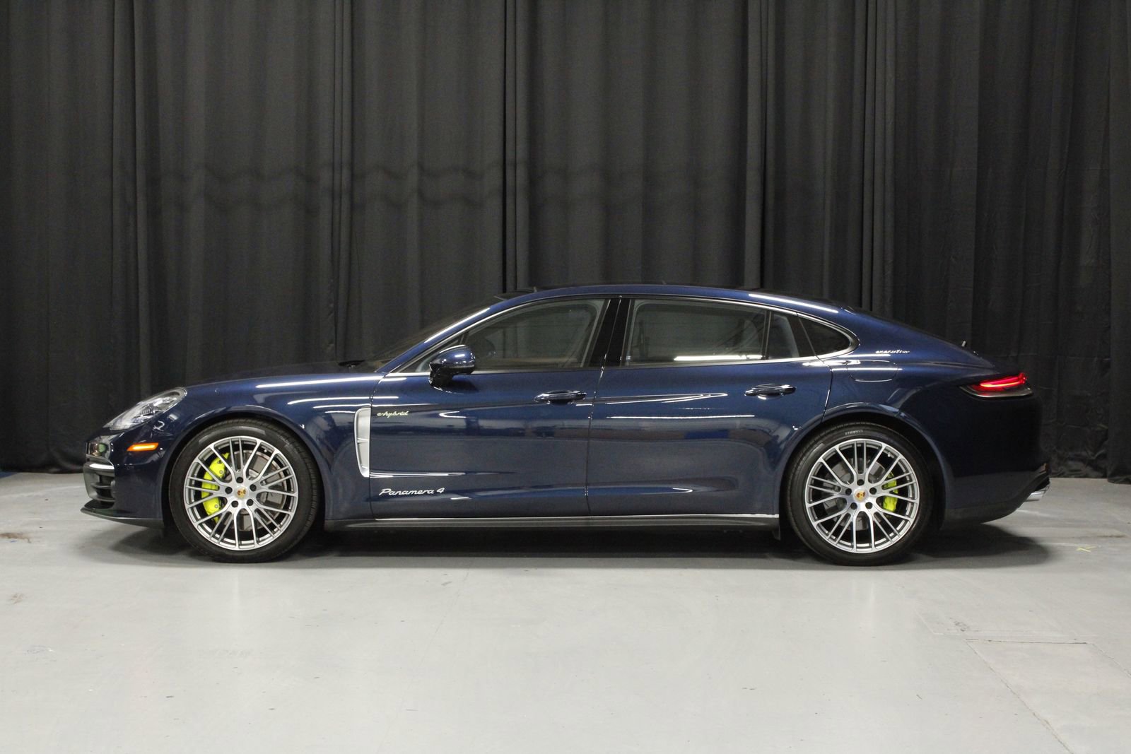 Certified 2023 Porsche Panamera 4 Executive w/ Premium Package AWD/4WD image 2