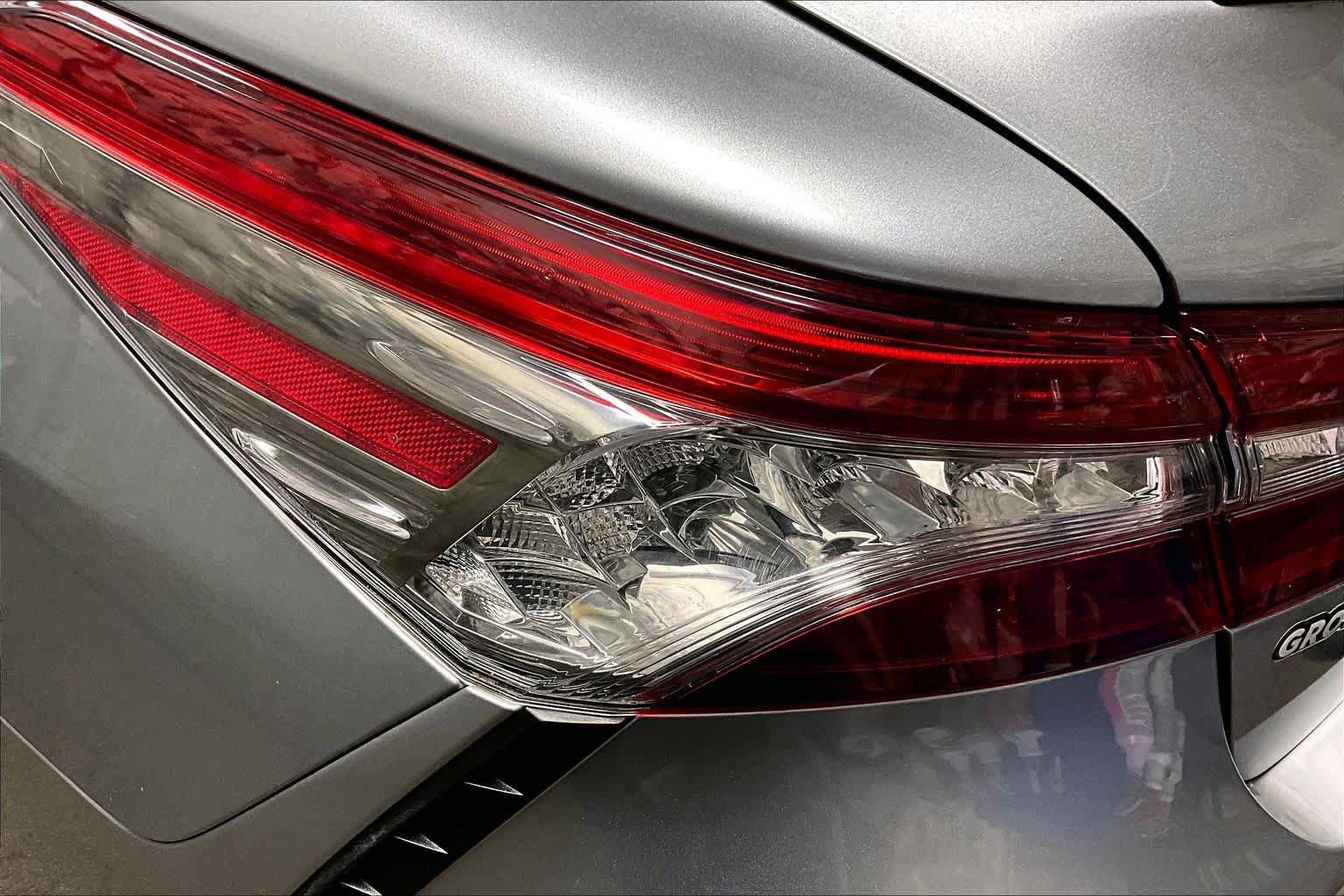 Used 2018 Toyota Camry XSE FWD image 27