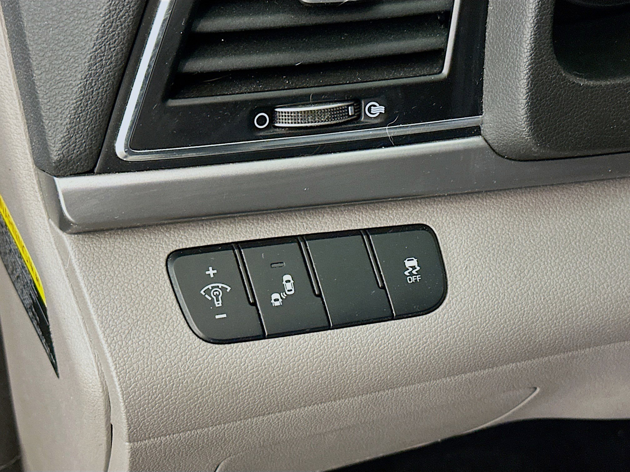 Used 2017 Hyundai Elantra SE w/ SE A/T Tech Package 03 image 17