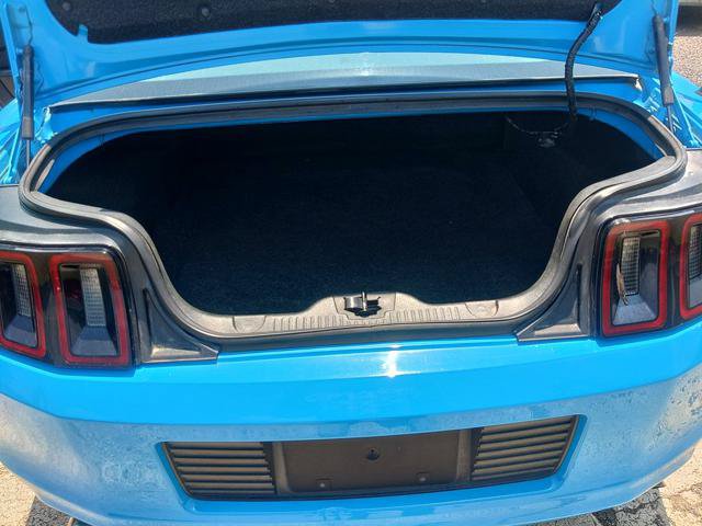 Used 2013 Ford Mustang Premium RWD image 22