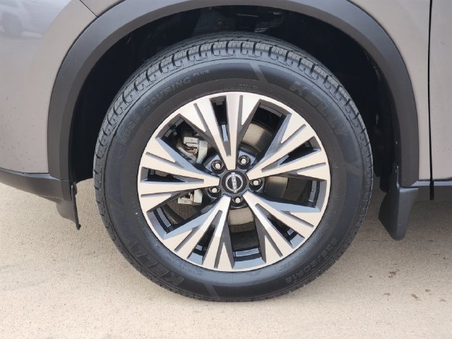 Used 2023 Nissan Rogue SV FWD image 17