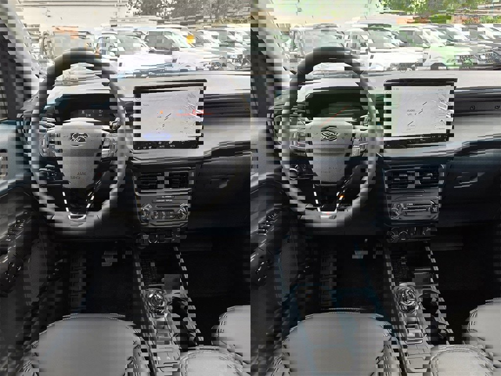 New 2025 Ford Maverick Lariat w/ Black Appearance Package image 10